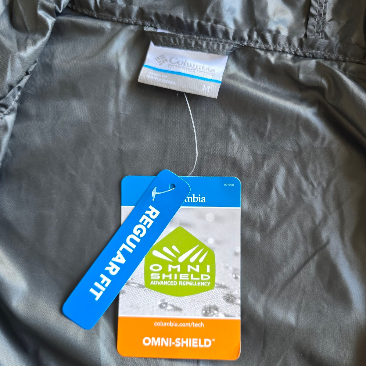 Chamarra Rompevientos COLUMBIA ligera impermeable Gris Negro Casual Hombre Talla M con gorro XM8606-028